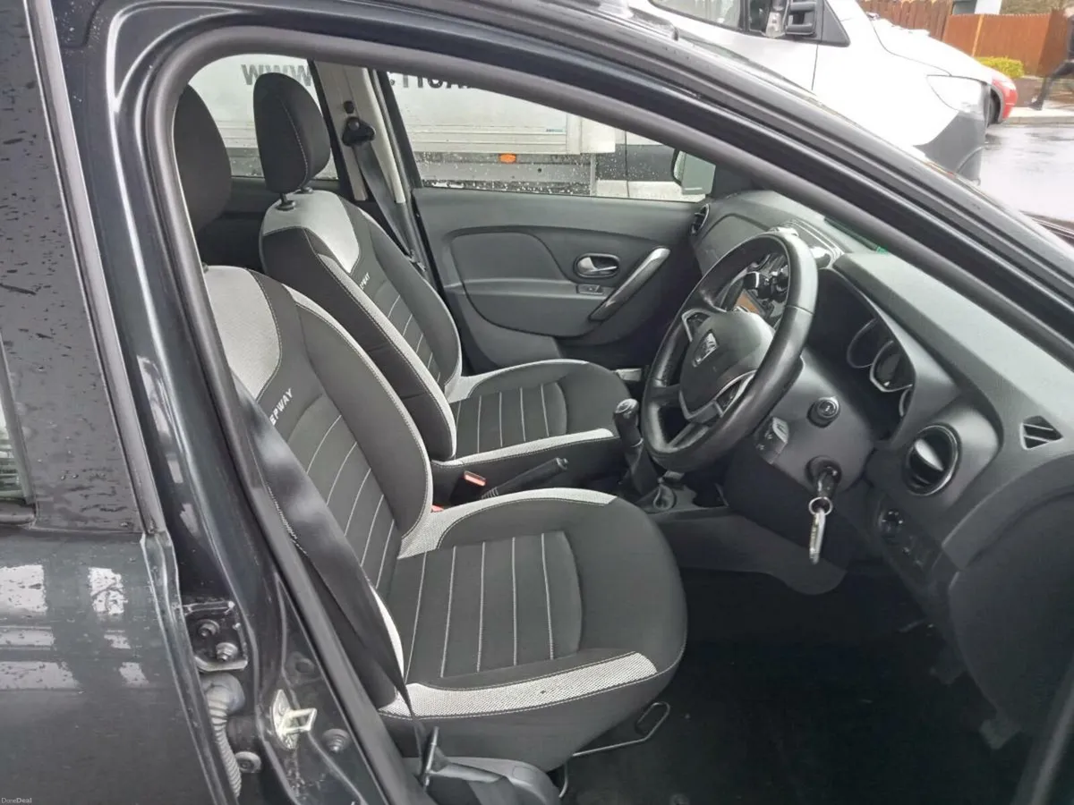 2018 : NCT March 2028. Taxed Jan 2027./ 94km. - Image 4