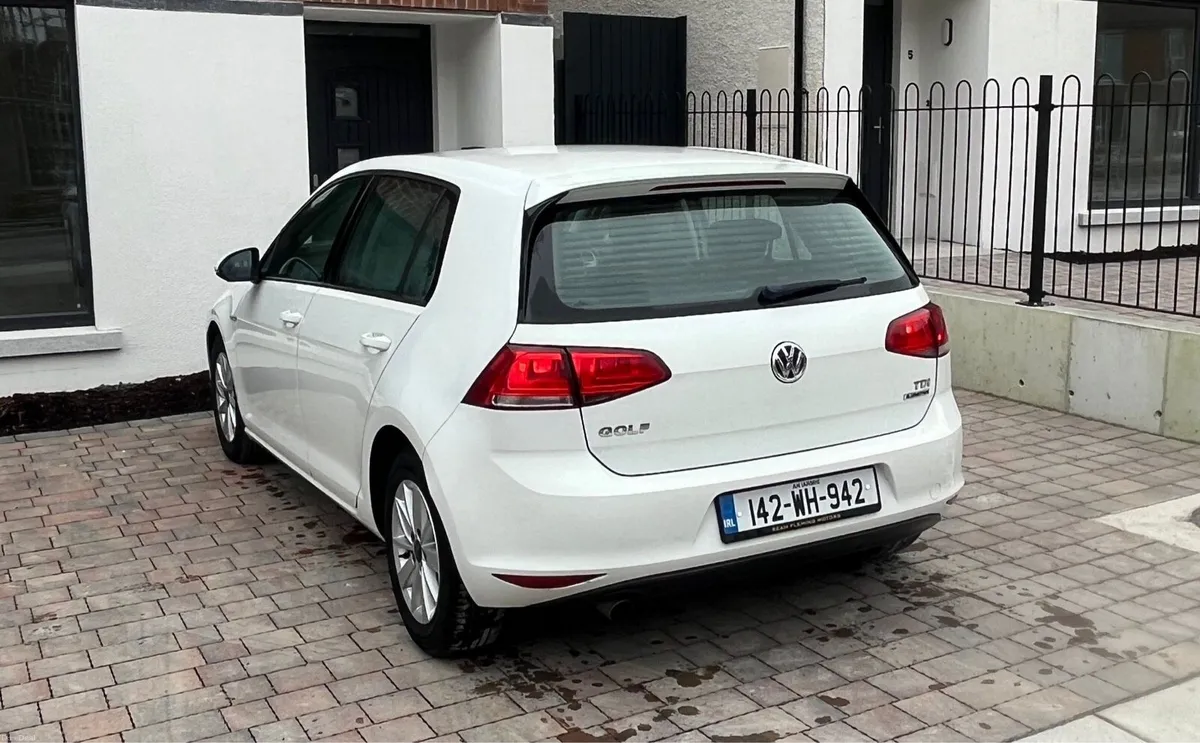 VW GOLF BLUEMOTION ((€5900)) - Image 4