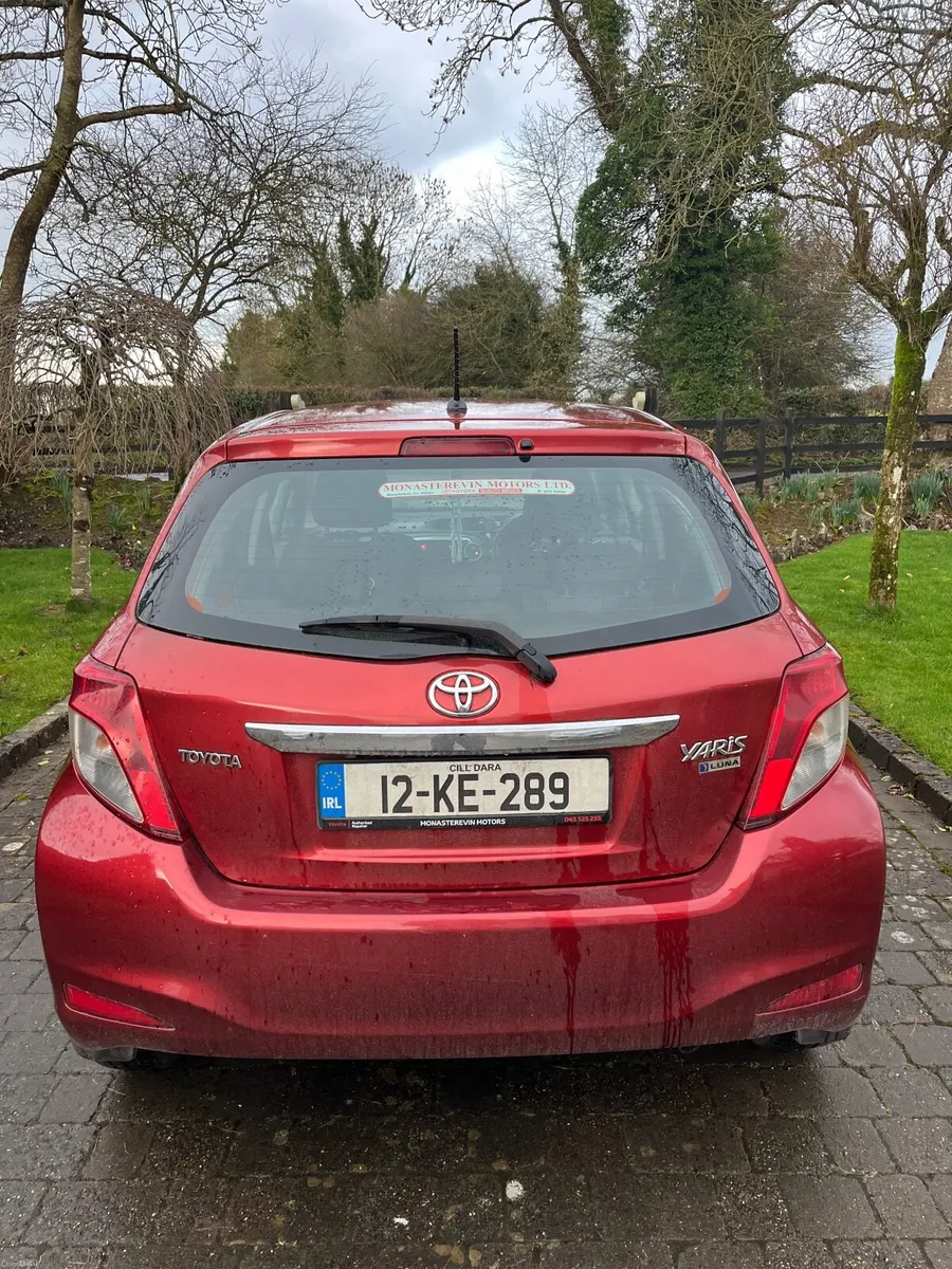 Toyota Yaris 2012 - Image 2