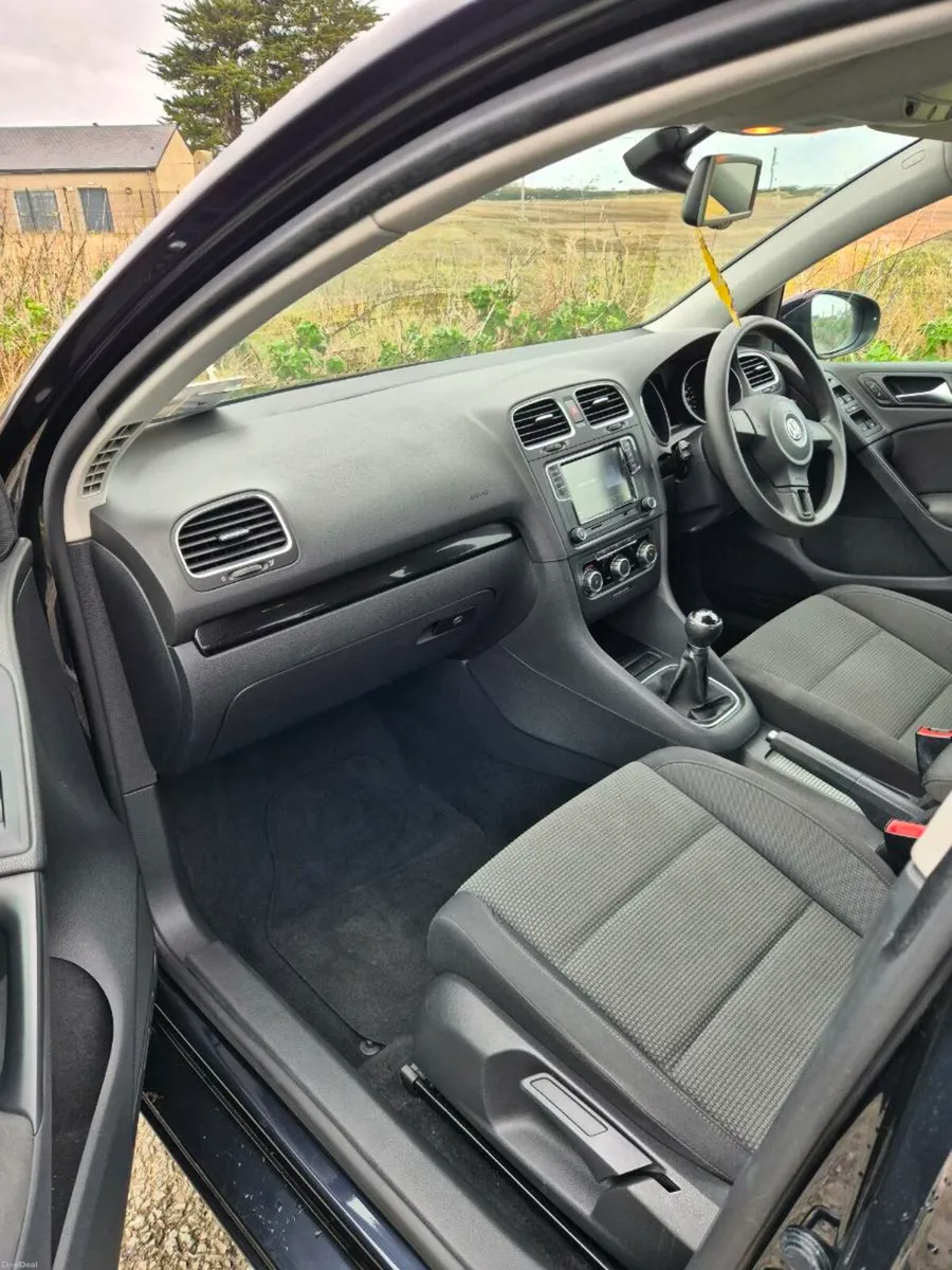 VW GOLF - Image 4