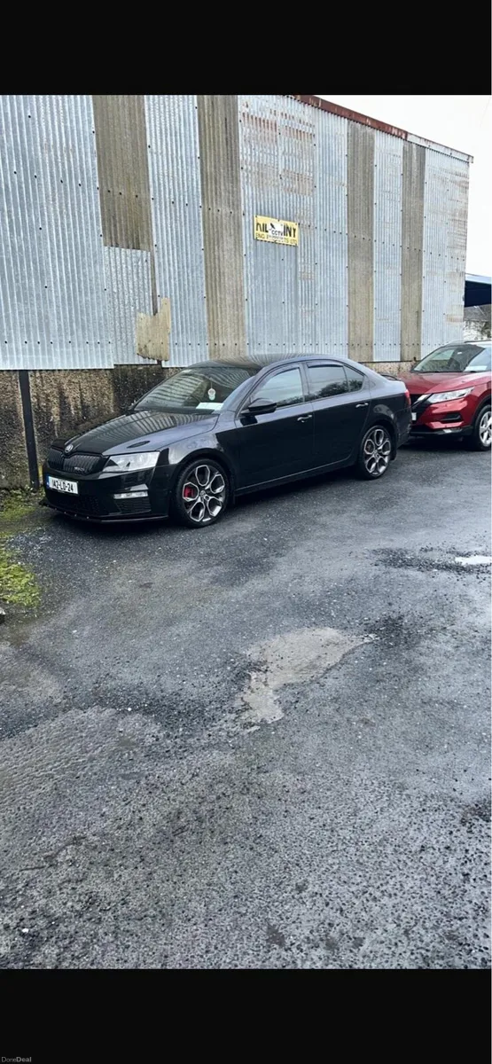 Skoda Octavia Black VRS 2014 - Image 1