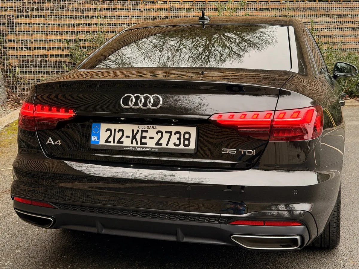 212 Audi A4 **Sline 2.0 TDi Auto 163PS** - Image 4