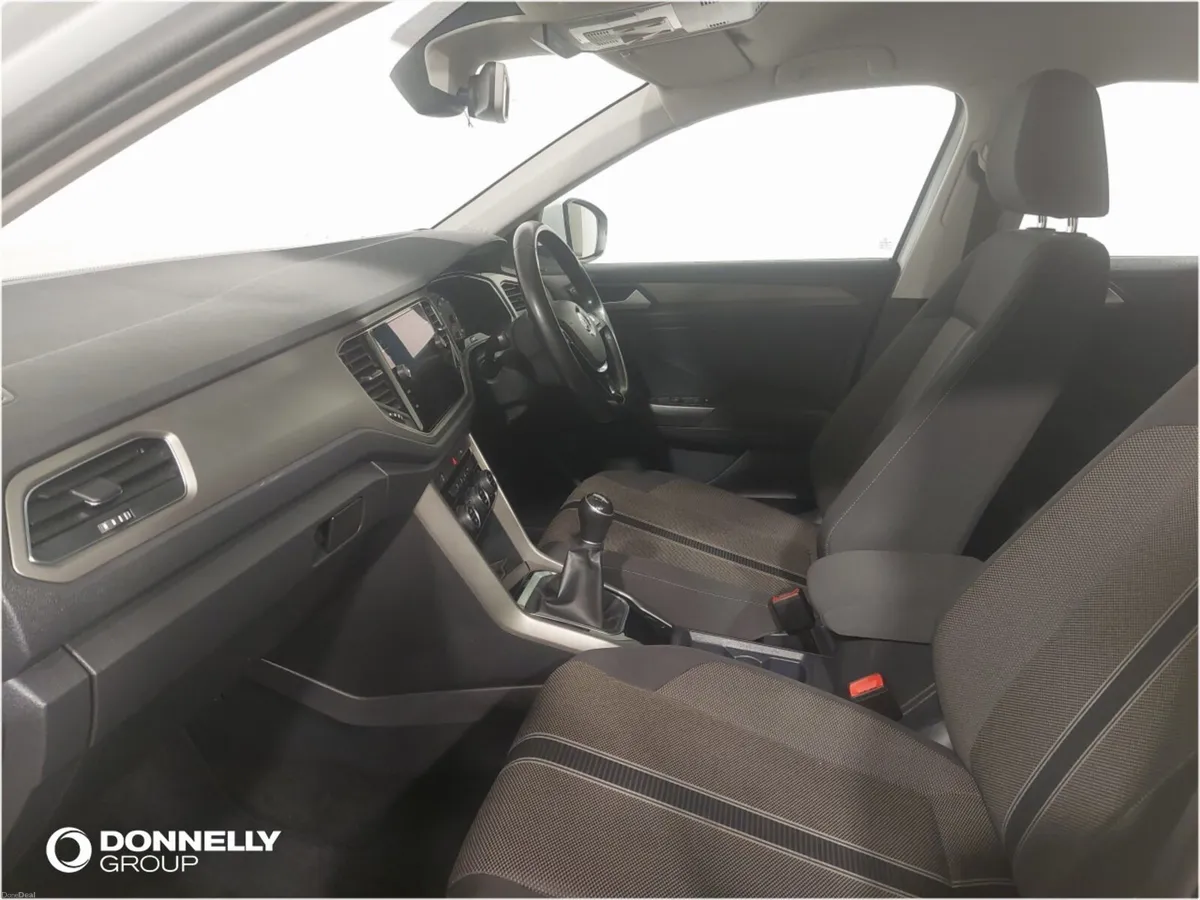 Volkswagen T-roc Hatchback SE - Image 2