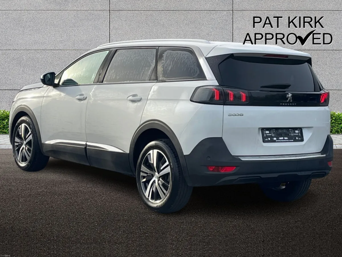Peugeot 5008 Estate Allure Premium - Image 2