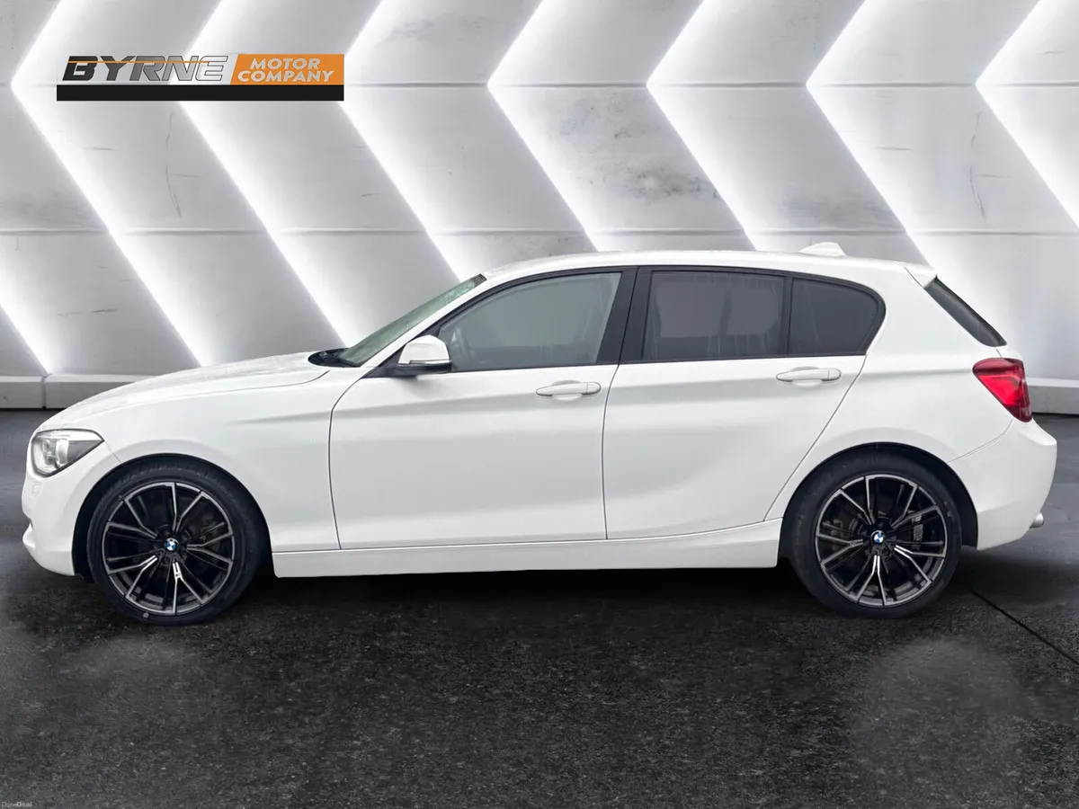 BMW 118i SE AUTO 2015 - Image 2
