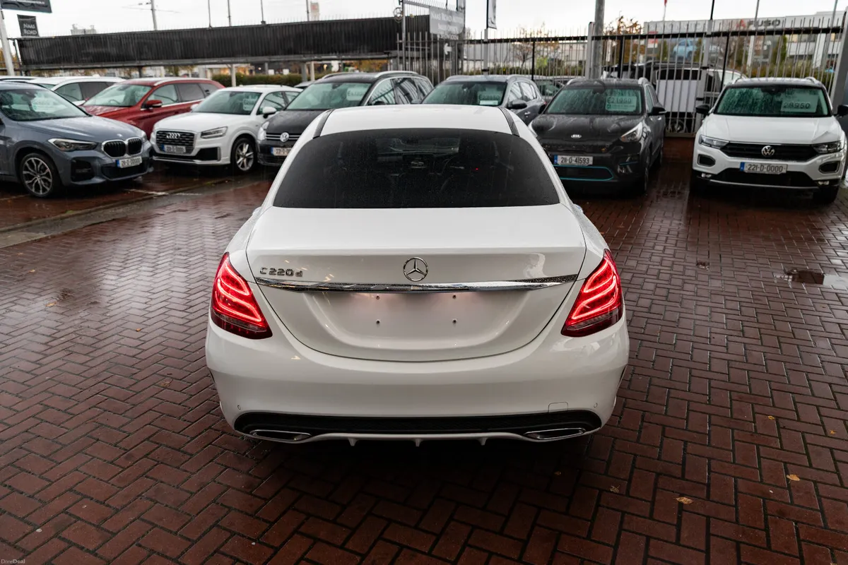 2.0d AMG-LINE EDITION SALOON AUTO ONLY 77,000KMS - Image 4