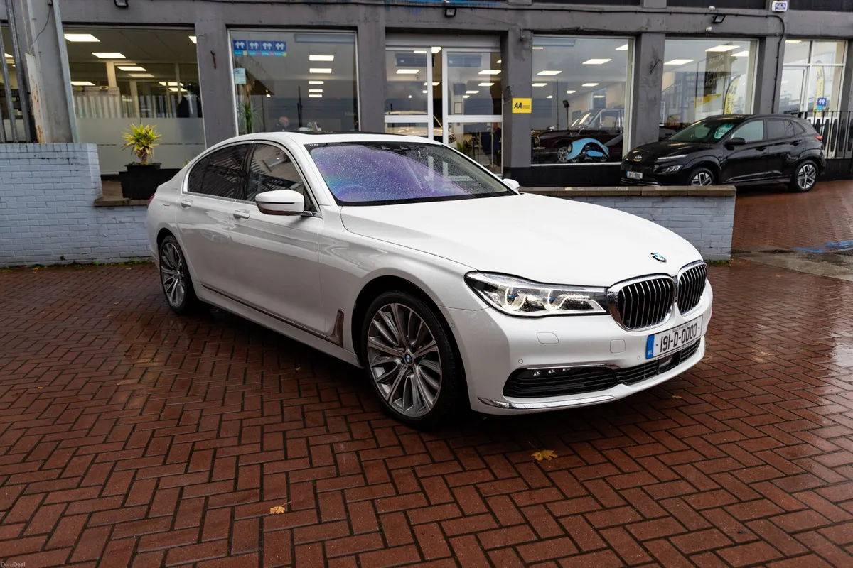 740D X-DRIVE EXECUTIVE PLUS 4DR SALOON LOADED WITH - Image 1