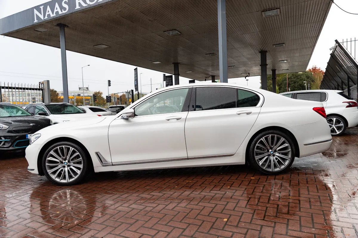 740D X-DRIVE EXECUTIVE PLUS 4DR SALOON LOADED WITH - Image 6