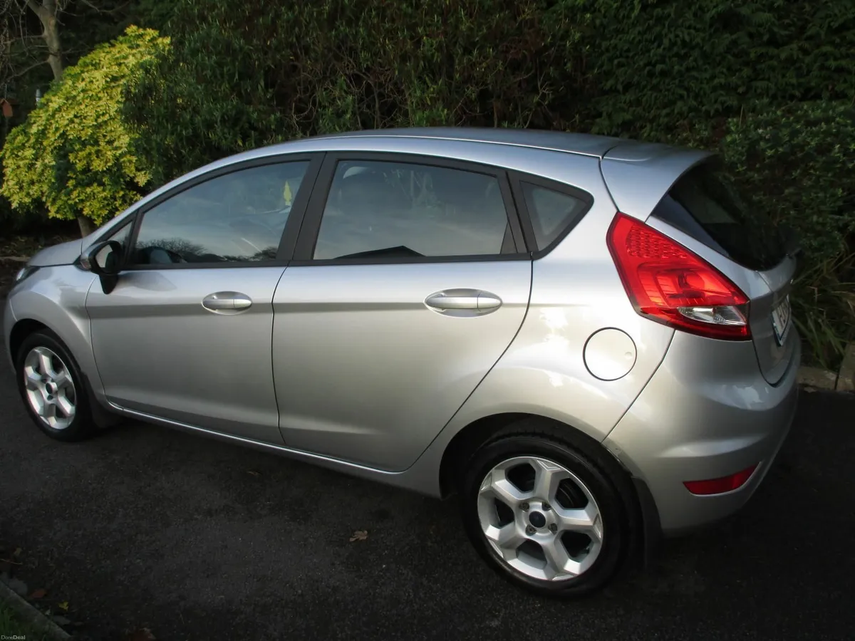 Ford Fiesta 2011 - Image 4