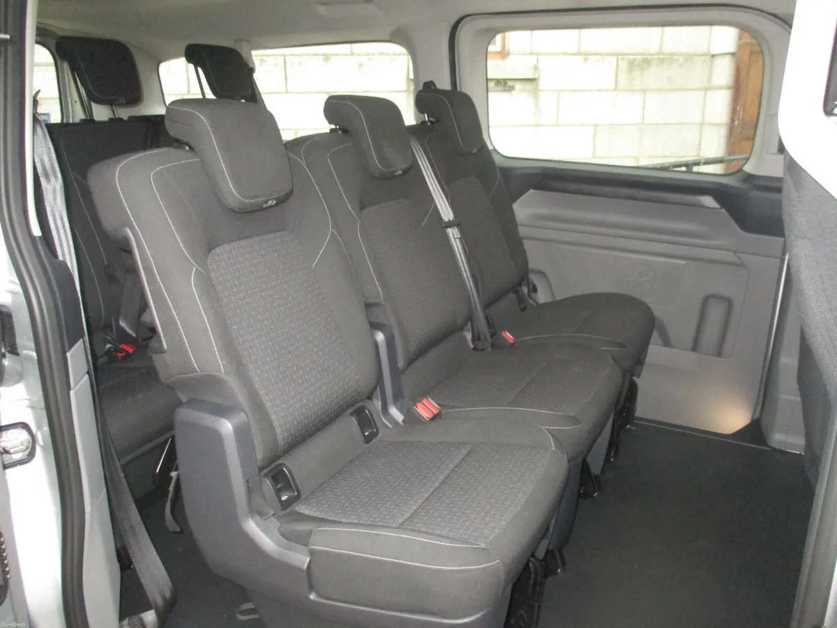 2025 Ford Transit Custom PHEV 9 SEATER - Image 4