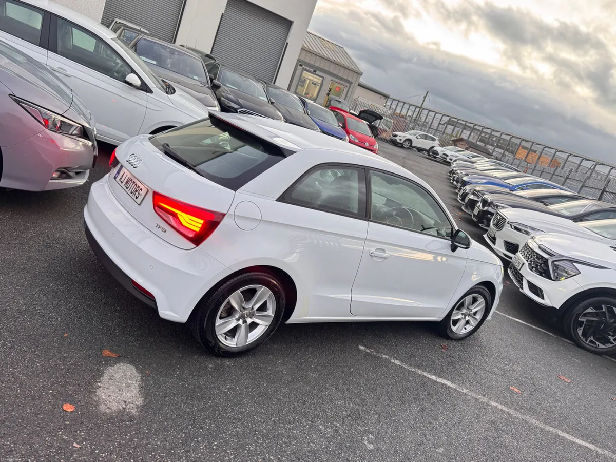 16 AUDI A1 1.0 Automatic - Image 6