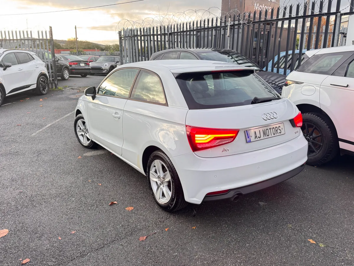 16 AUDI A1 1.0 Automatic - Image 3