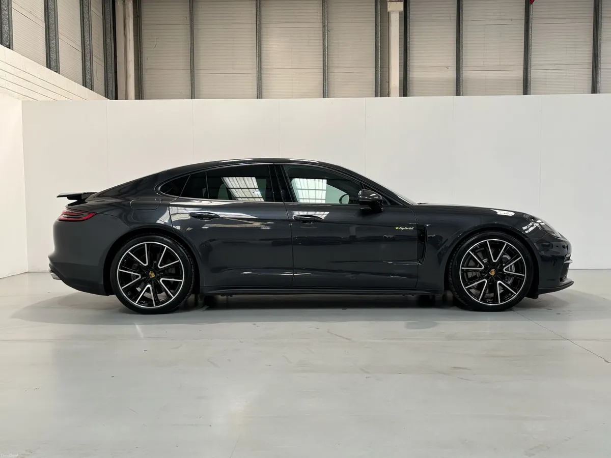 2018 Porsche Panamera 4 3.0 E Hybrid 462BHP - Image 4