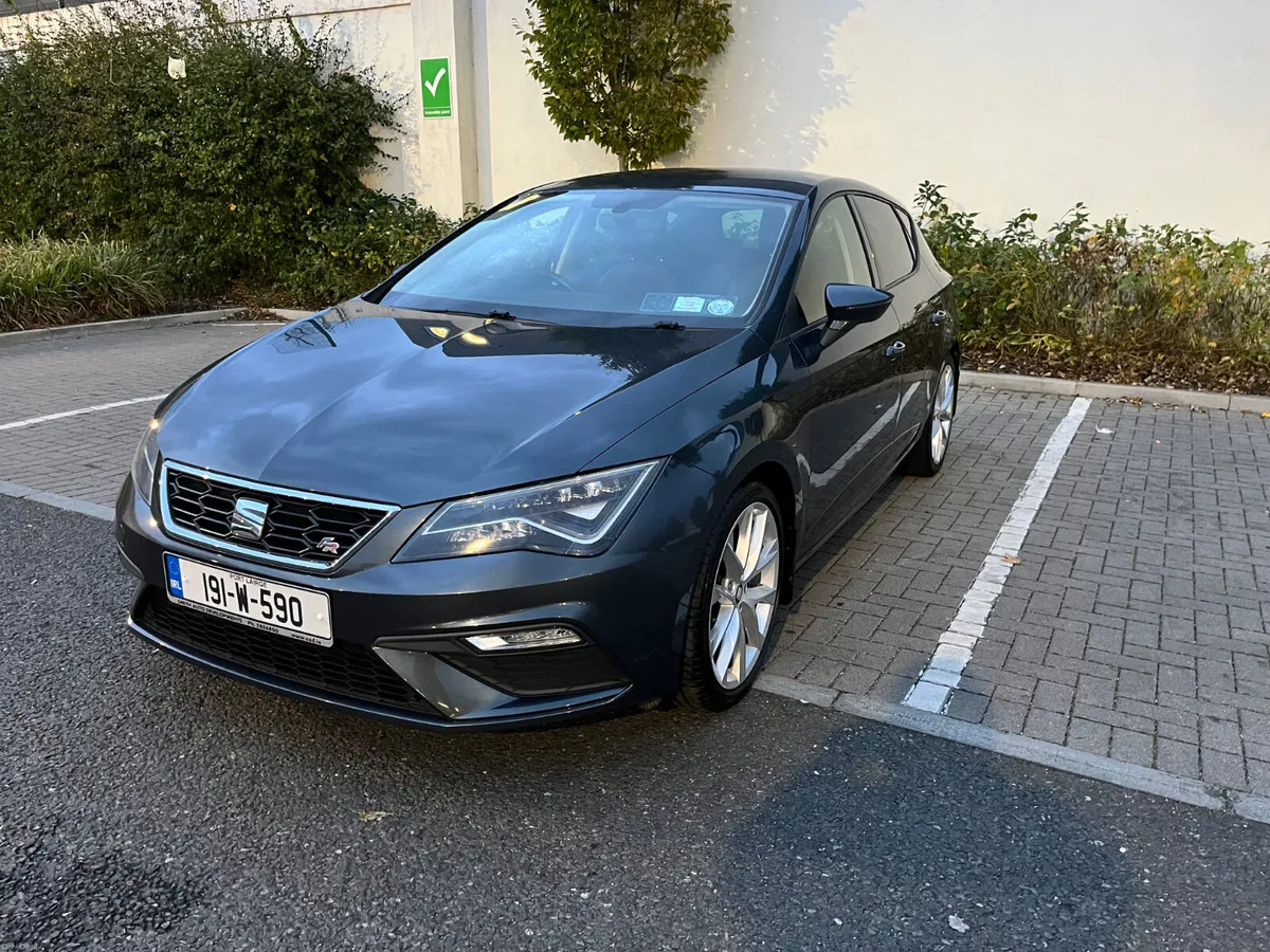 SEAT Leon 2019 FR MODEL,PETROL,LIKE NEW - Image 4