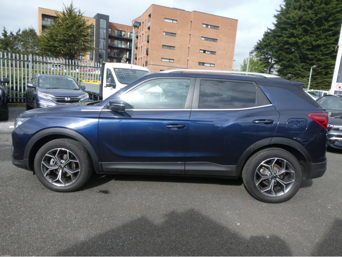 SsangYong Korando EL 2WD 4DR AUTO - Image 4