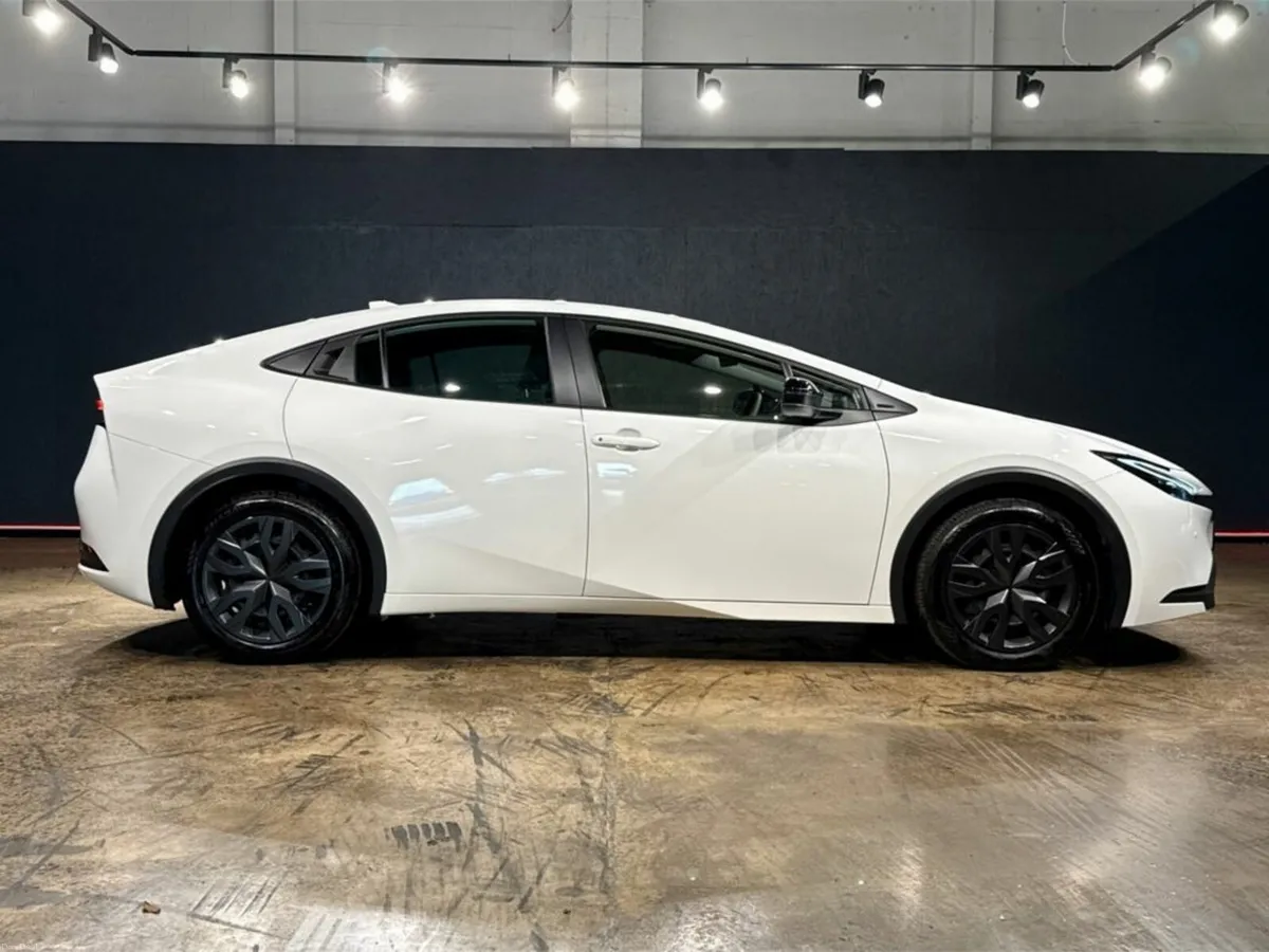 Toyota Prius 1.8 HYBRID AUTOMATIC - CRUISE CONTROL - Image 3