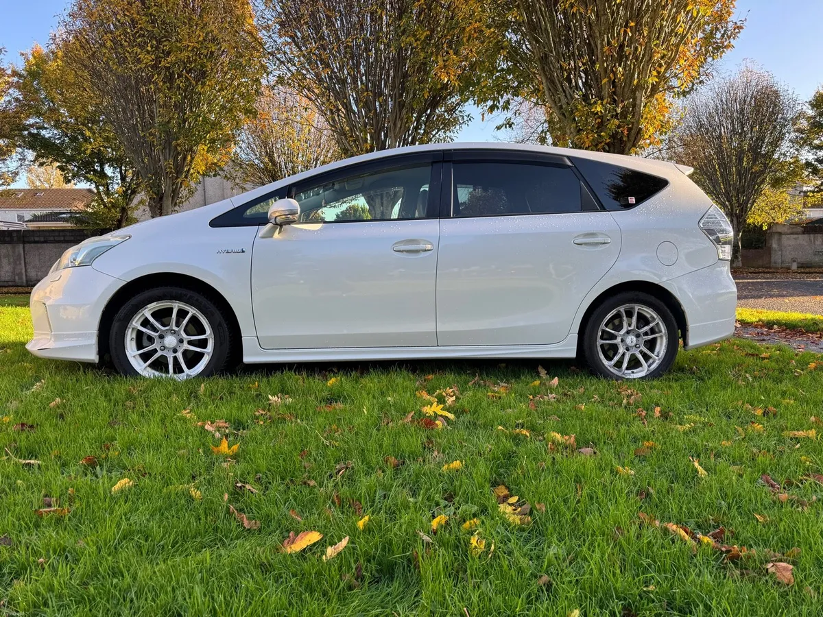 Toyota Prius 2012 7 seats, Fresh NCT, Low mileage - Image 4