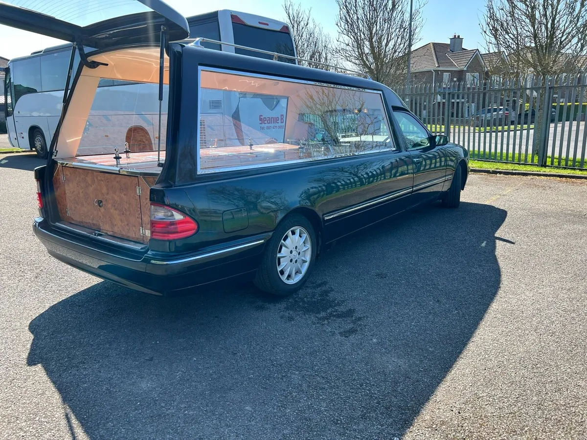 03 Mercedes Hearse - Image 4