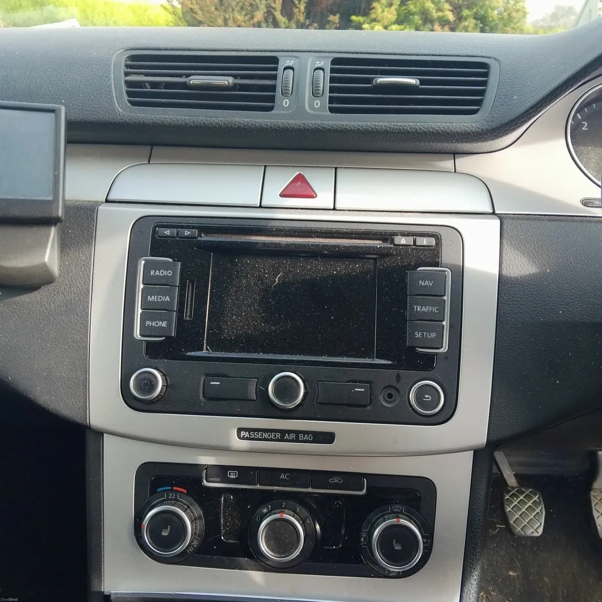 Volkswagen Passat 2010 - Image 1