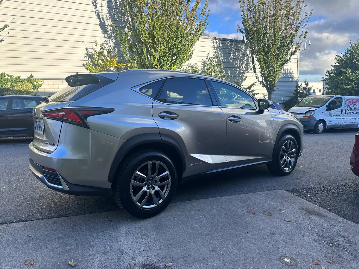 Lexus NX300H Executive, 2018 - Image 5