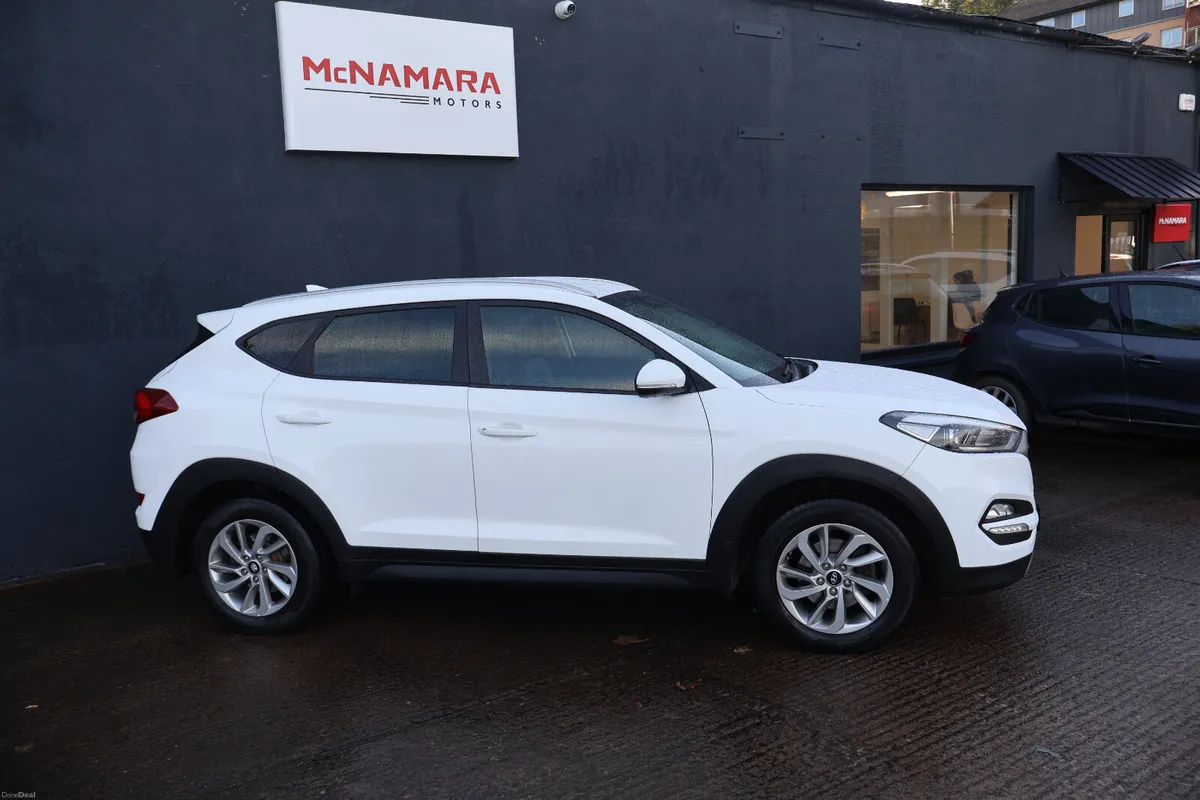 Hyundai Tucson Executive Low Mileage Huge Spec! - Image 2