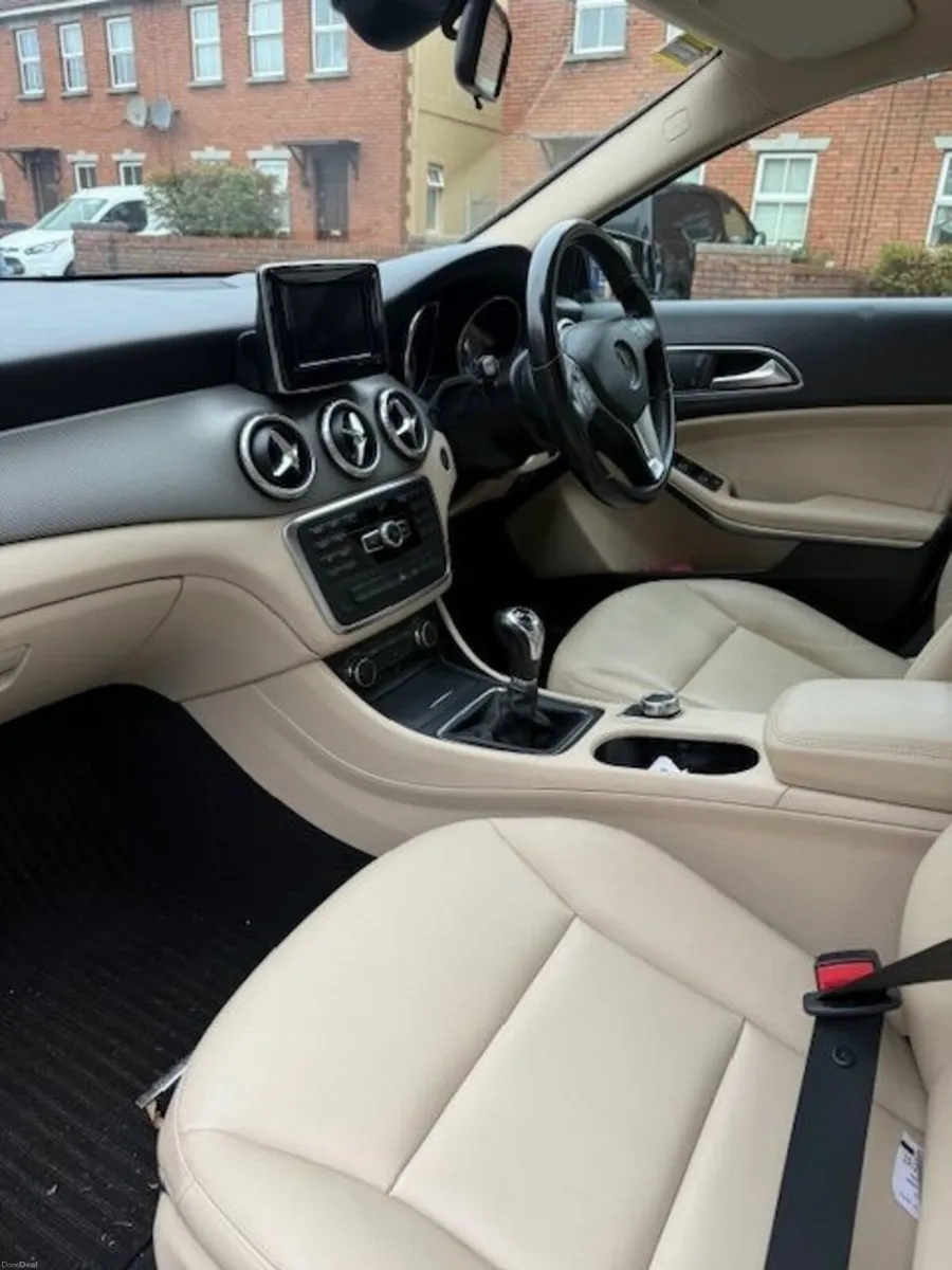 Mercedes-Benz GLA 2015 - Image 3
