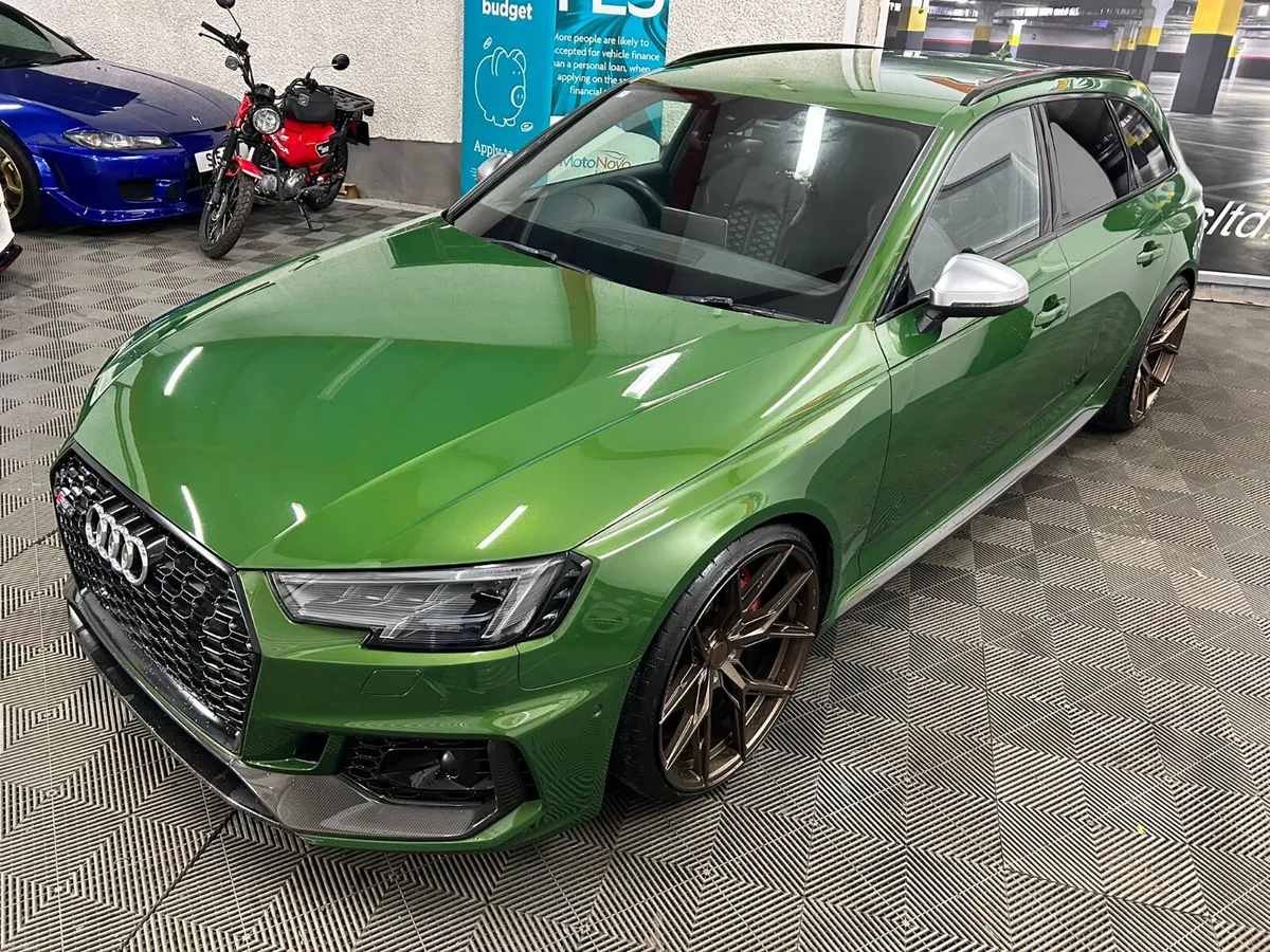 AUDI RS4 CARBON EDITION FULLY LOADED 2019 - Image 2