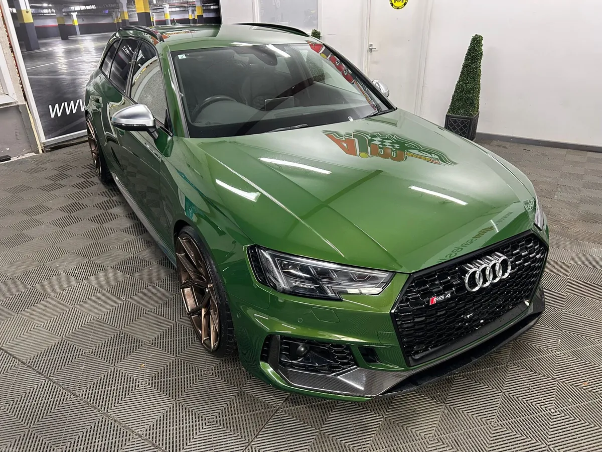 AUDI RS4 CARBON EDITION FULLY LOADED 2019 - Image 3
