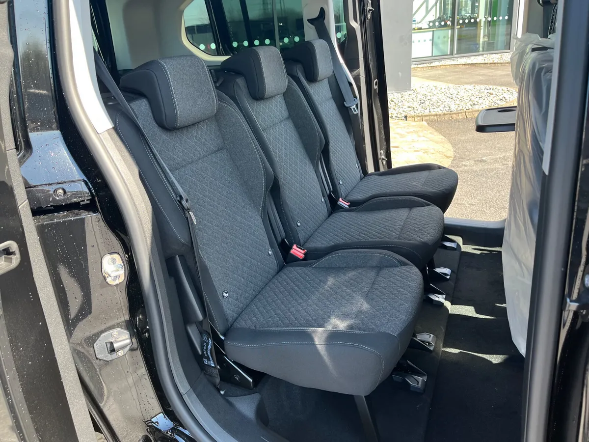 Opel Combo Auto Wheelchair Accessible - Image 2
