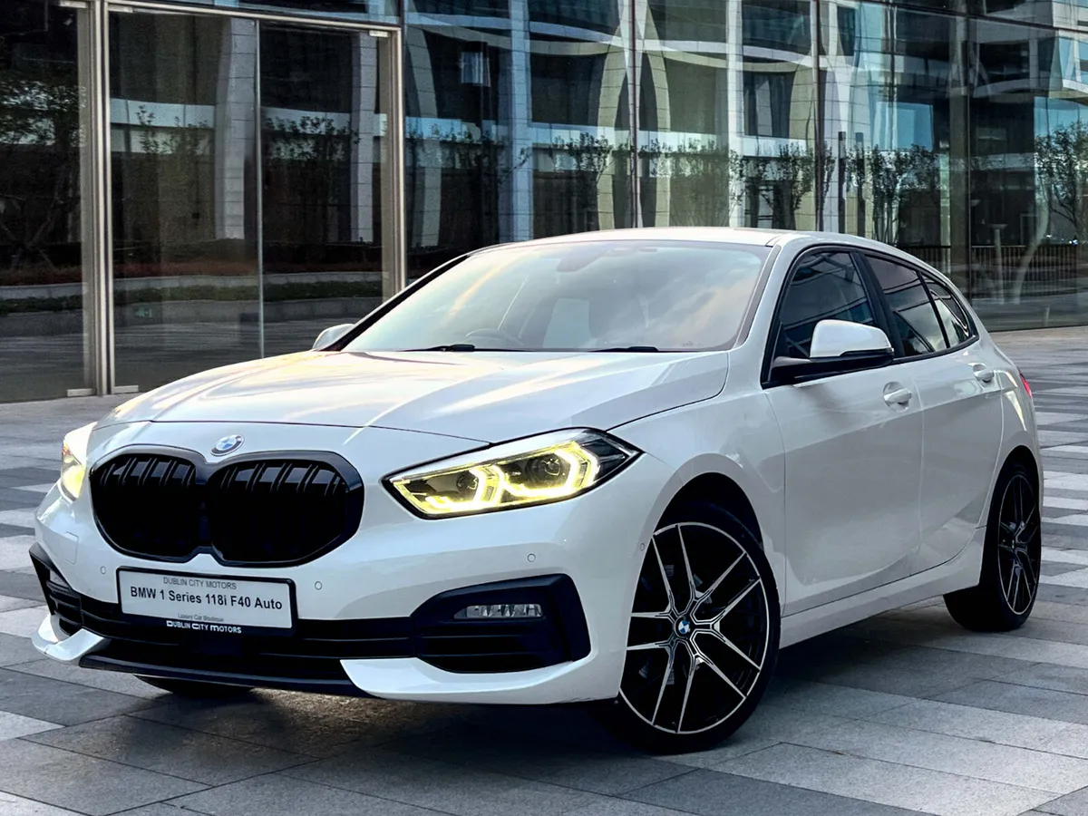 BMW 1 Series 118i Automatic - Image 3