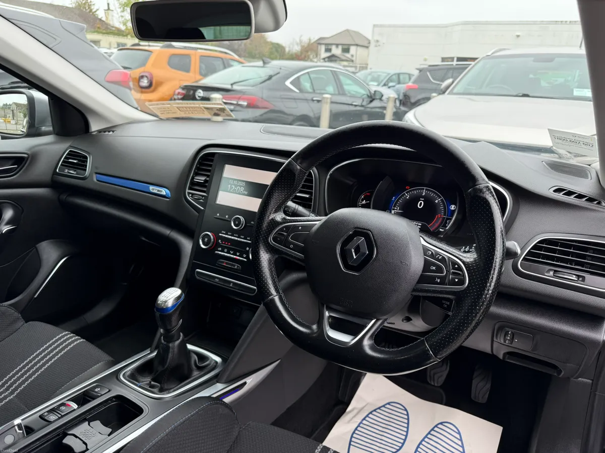 172 Renault Megane GT-Line Hatchback - Image 4