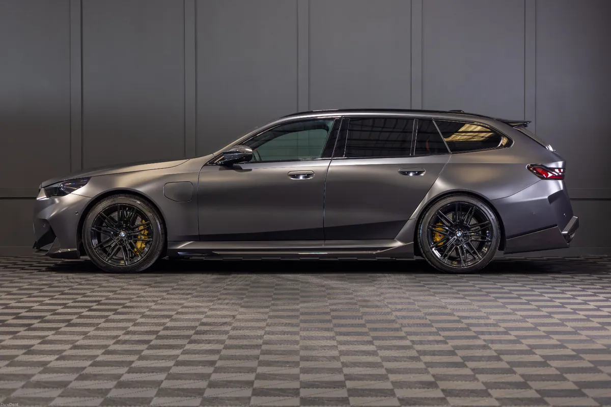 2025 BMW M5 Touring Ultimate Pack (G99) - Image 3
