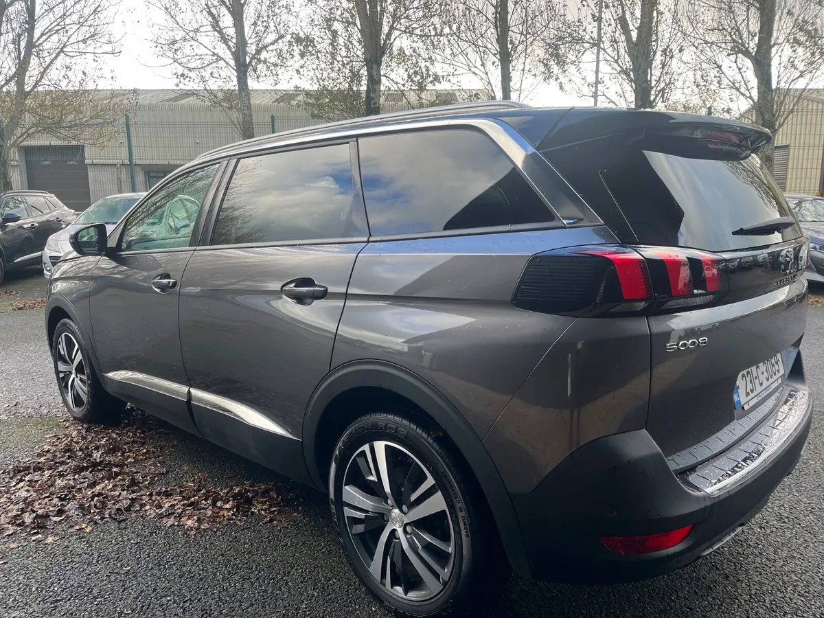 Peugeot 5008 2023 - Image 3