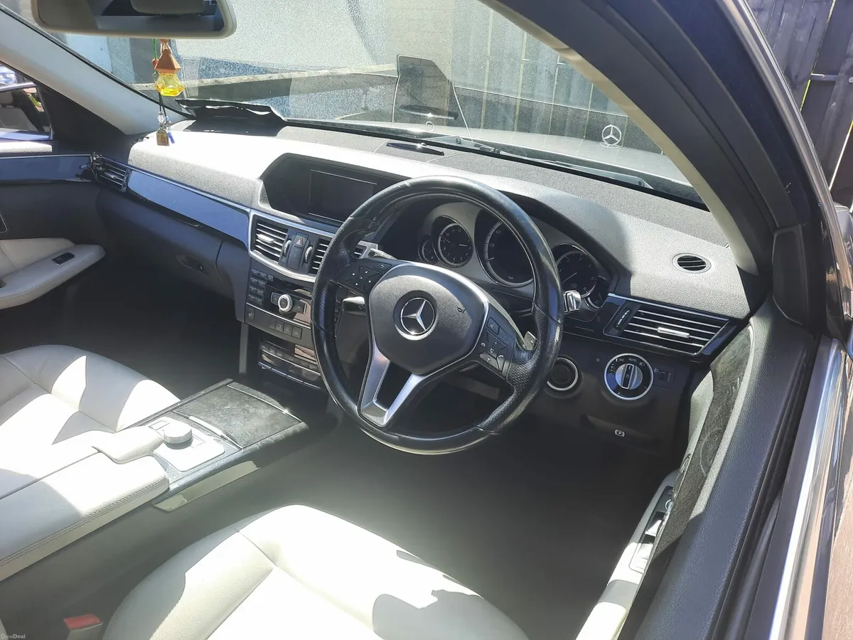 Mercedes Benz E220cdi BlueEfficiency - Image 3