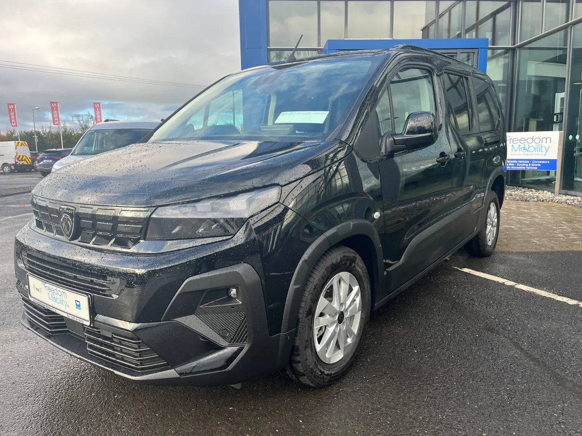 Peugeot Rifter Auto, Taxi Spec, 5 or 7 Seats - Image 3