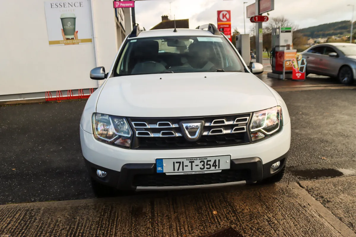 2017 Dacia Duster Laureate 1.5DCi 6-sp Diesel - Image 2