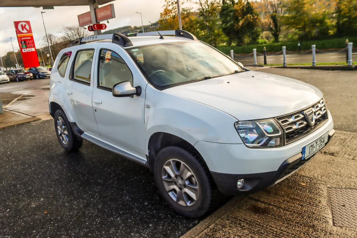 2017 Dacia Duster Laureate 1.5DCi 6-sp Diesel - Image 1