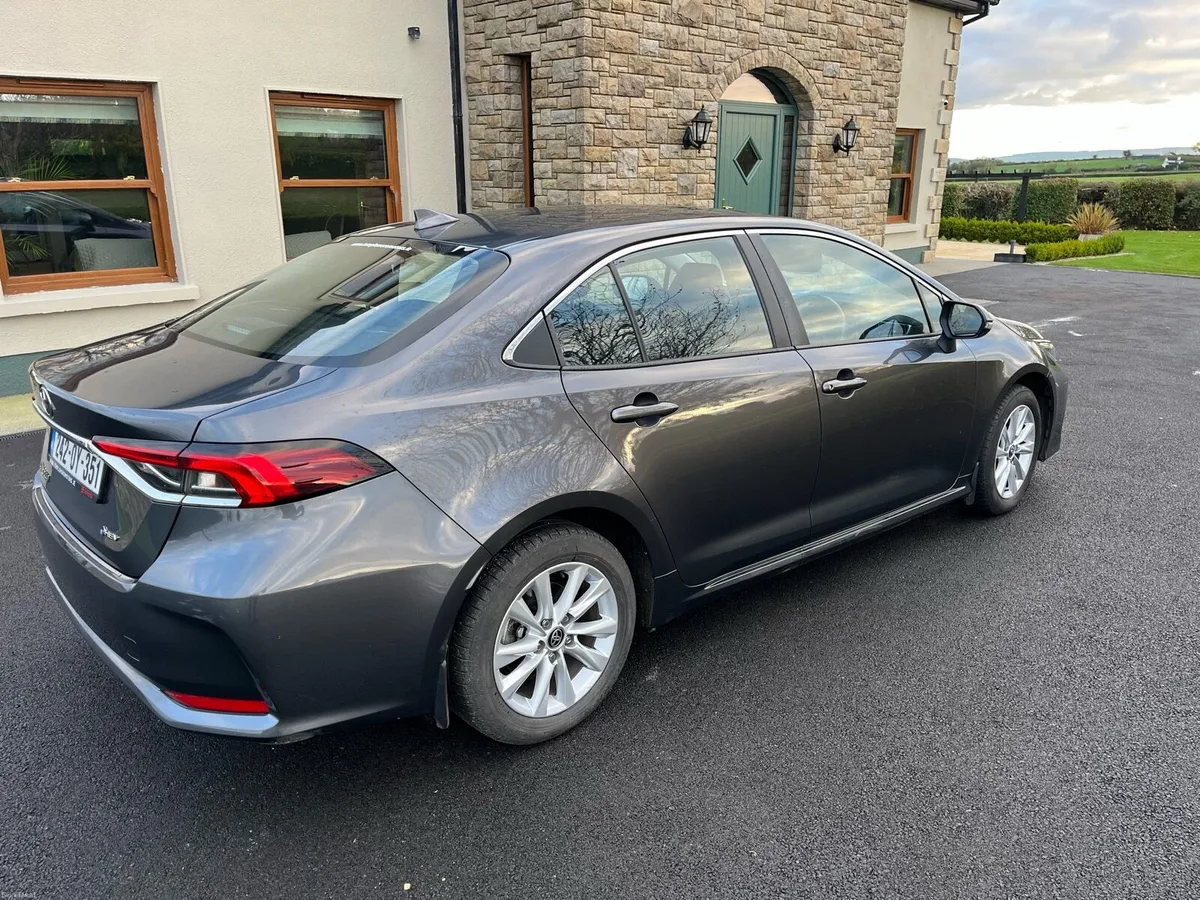 Toyota Corolla Hybrid Saloon 1.8 Luna - Image 2