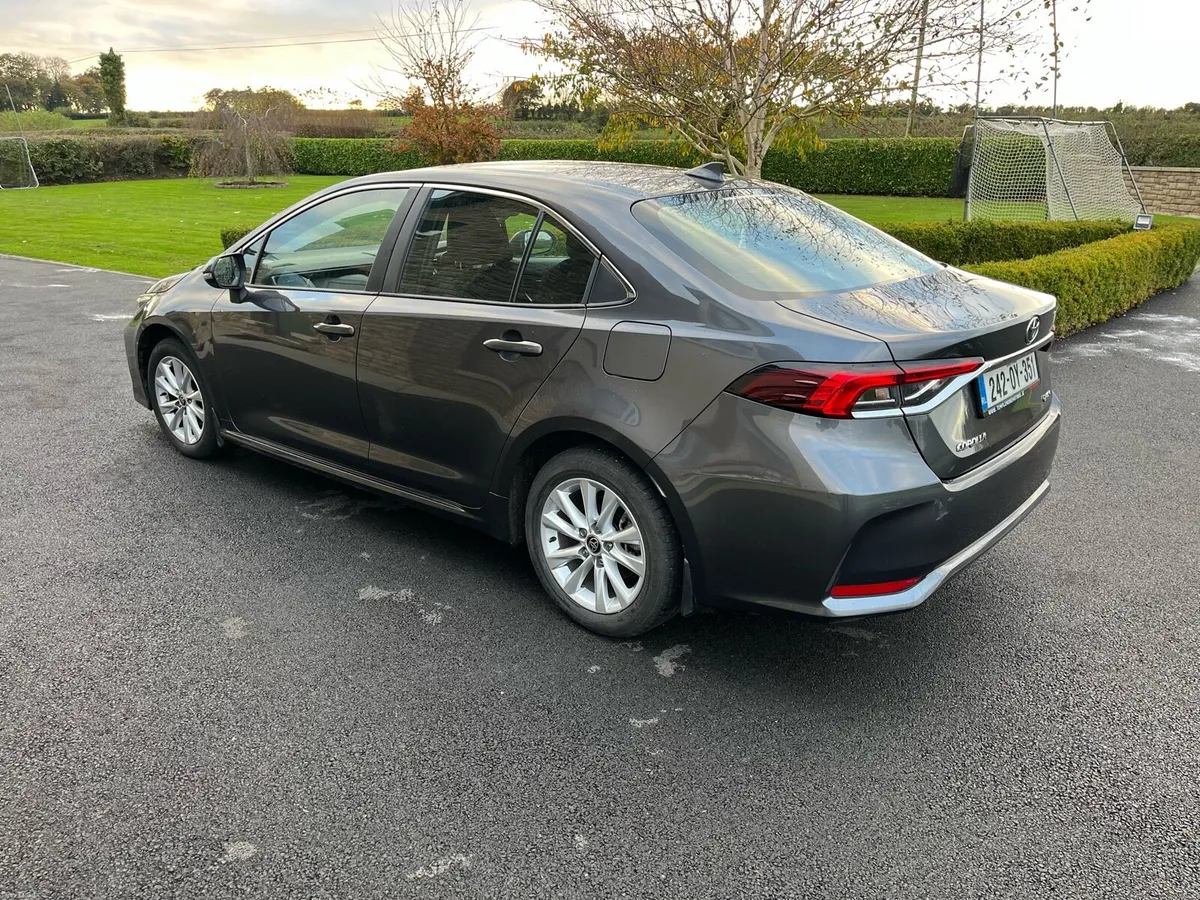 Toyota Corolla Hybrid Saloon 1.8 Luna - Image 1