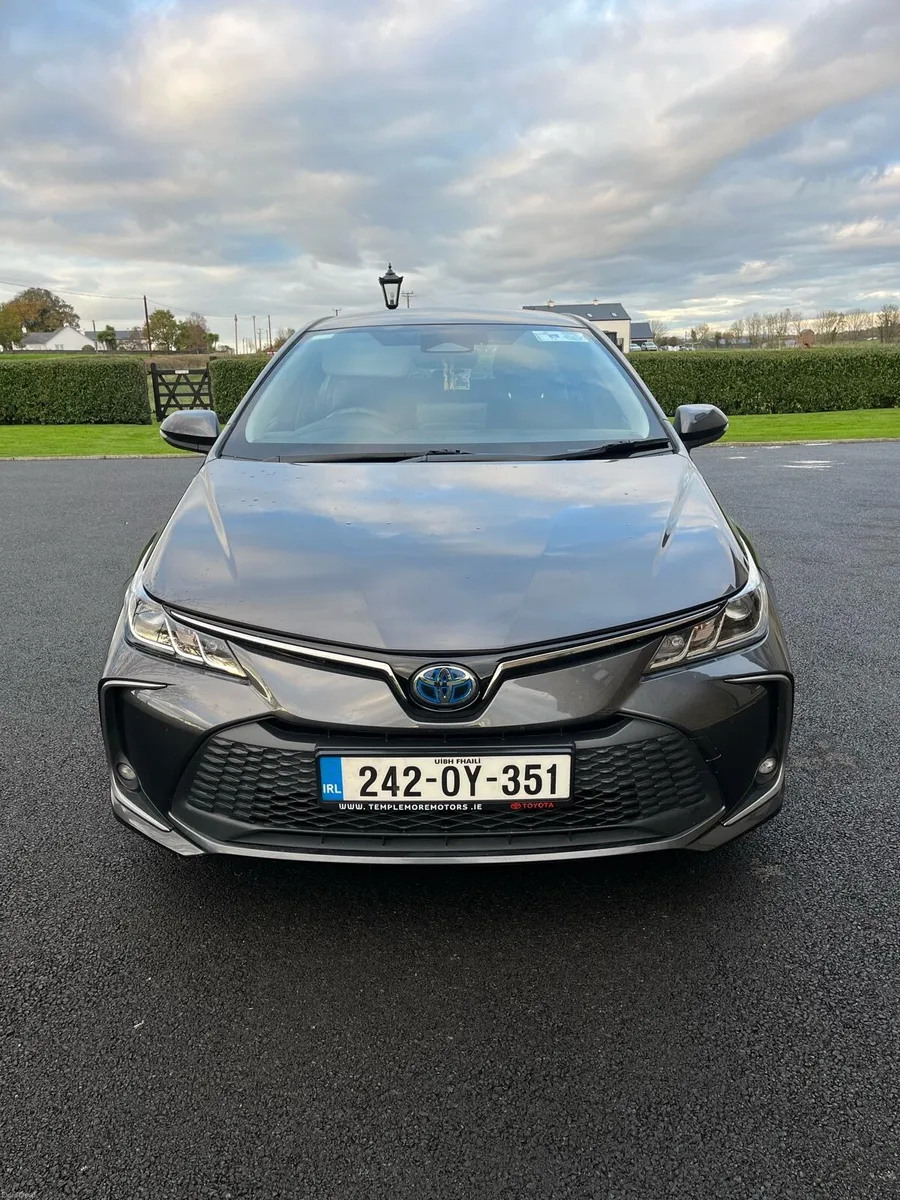 Toyota Corolla Hybrid Saloon 1.8 Luna - Image 4