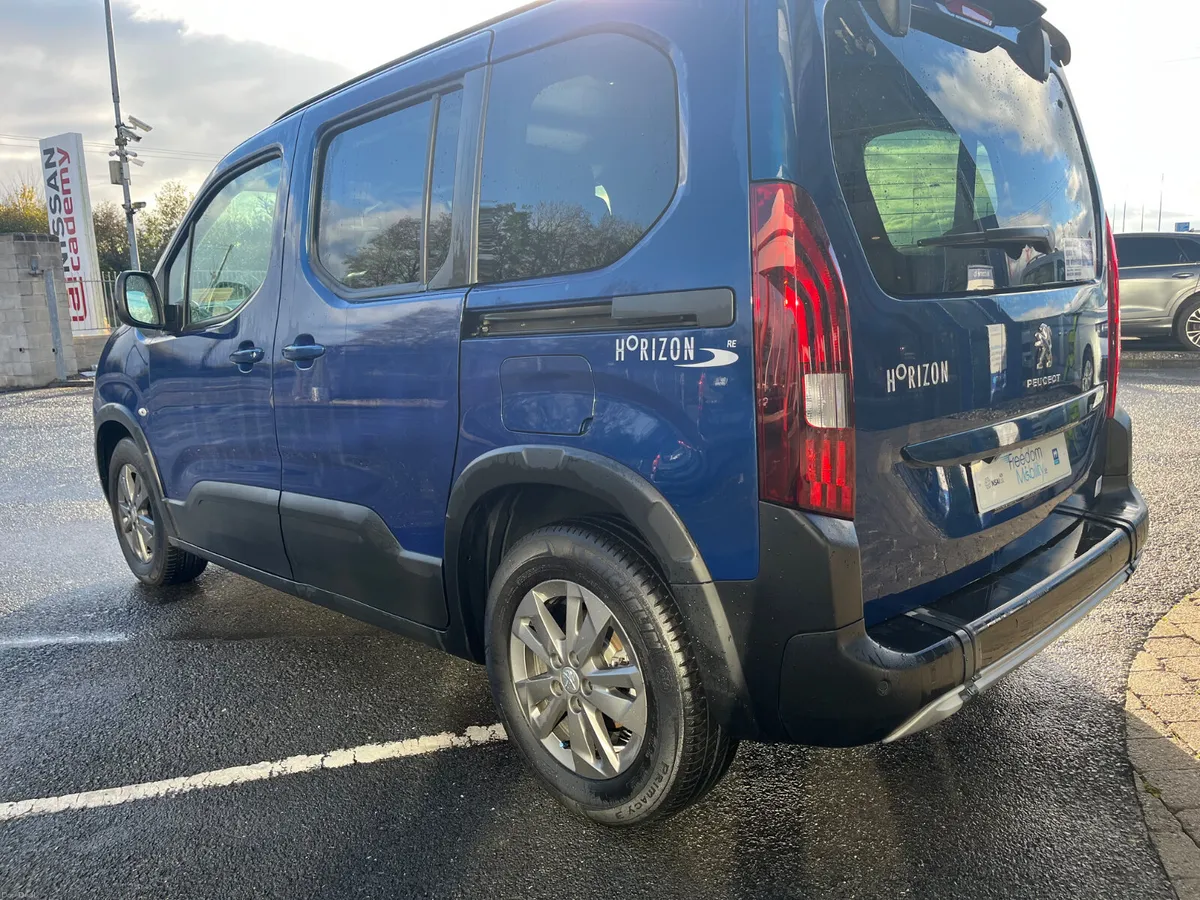 Peugeot Rifter Wheelchair Accessible 2024 - Image 4