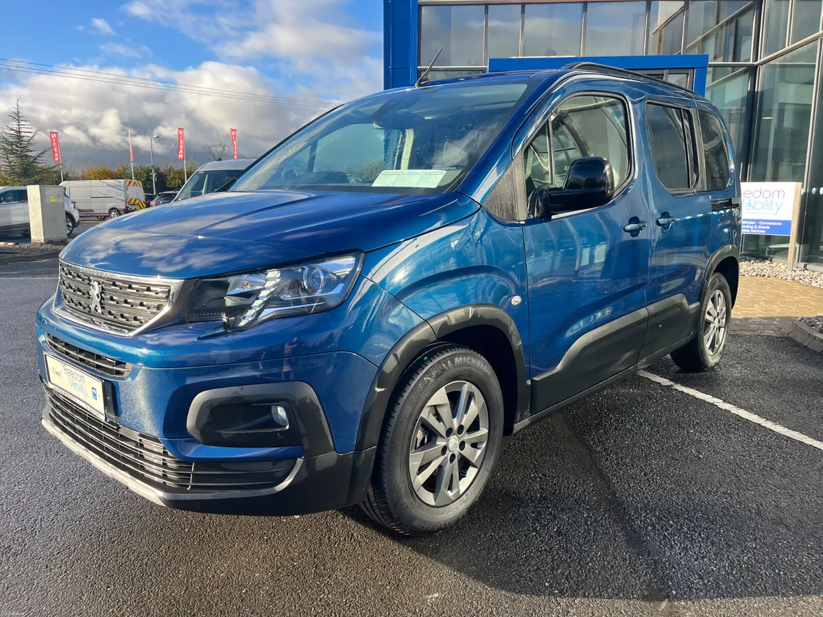 Peugeot Rifter Wheelchair Accessible 2024 - Image 3