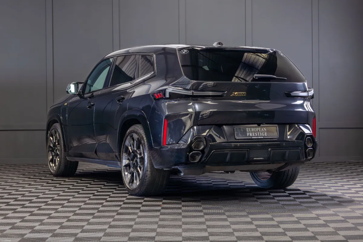 2023 BMW XM V8 - Image 4