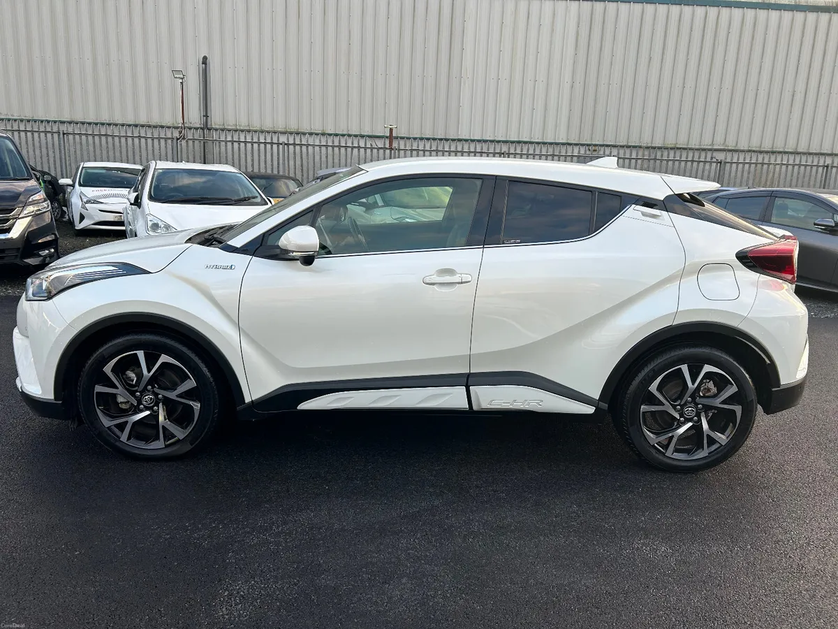 2019 TOYOTA C-HR HYBRID AUTOMATIC LEATHER - Image 4