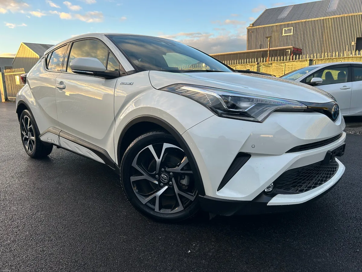 2019 TOYOTA C-HR HYBRID AUTOMATIC LEATHER - Image 1