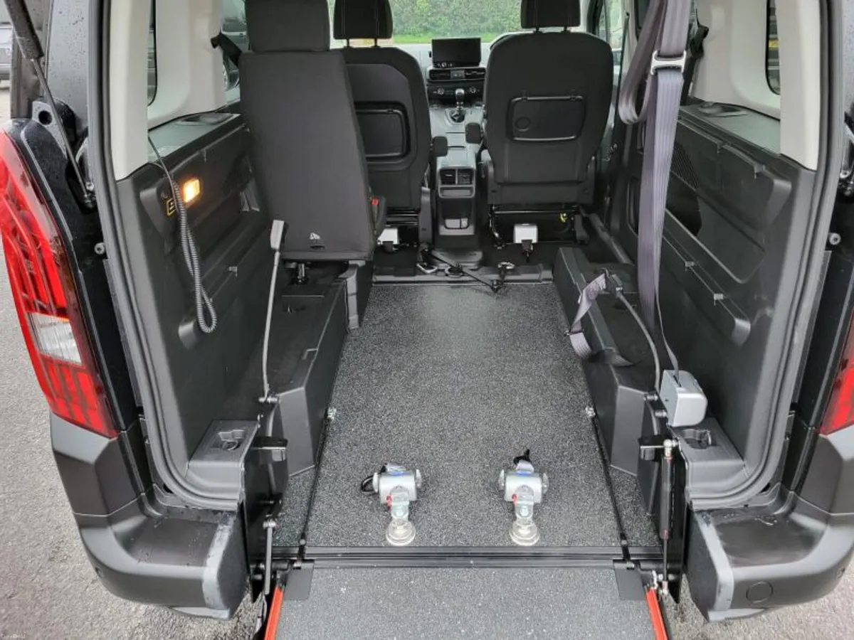 Peugeot Rifter 2026 Wheelchair Accessible - Image 6