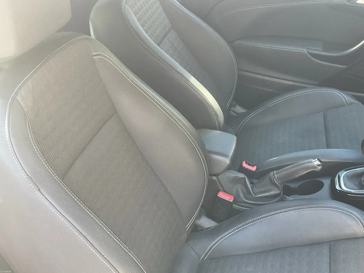 2018 Opel Astra GTC Limited Edition - Image 3