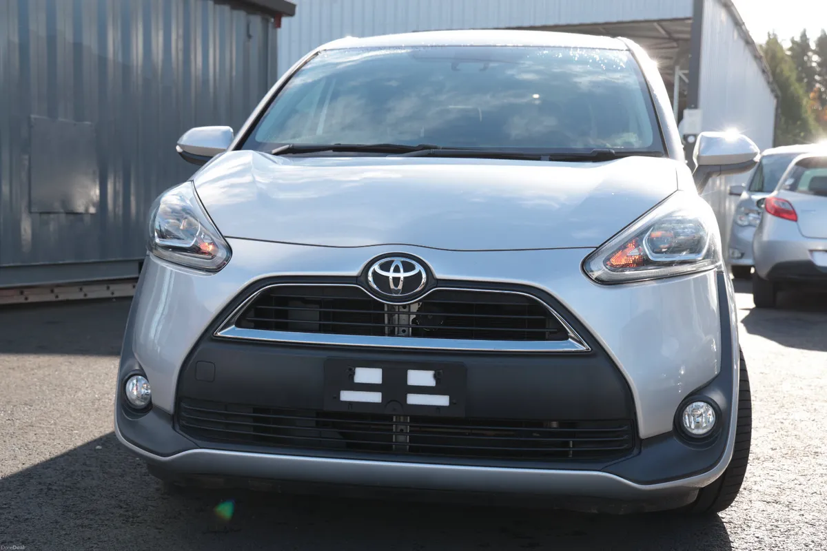 TOYOTA SIENTA 2016 SILVER 7 SEATER - Image 1