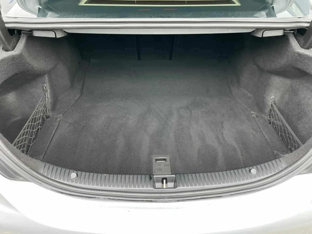 Mercedes-Benz C-Class Executive  2018 AVANTGARDE - Image 6