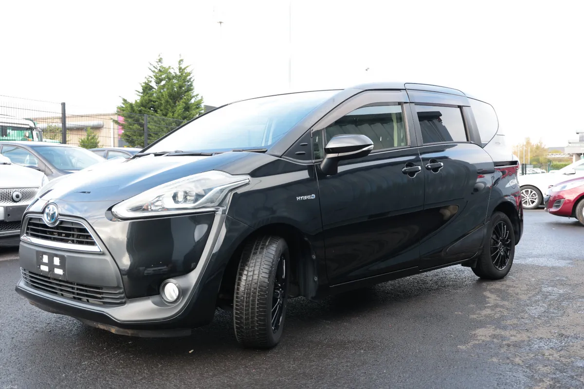 TOYOTA SIENTA 2017 BLACK HYBRID 7 SEATER - Image 2